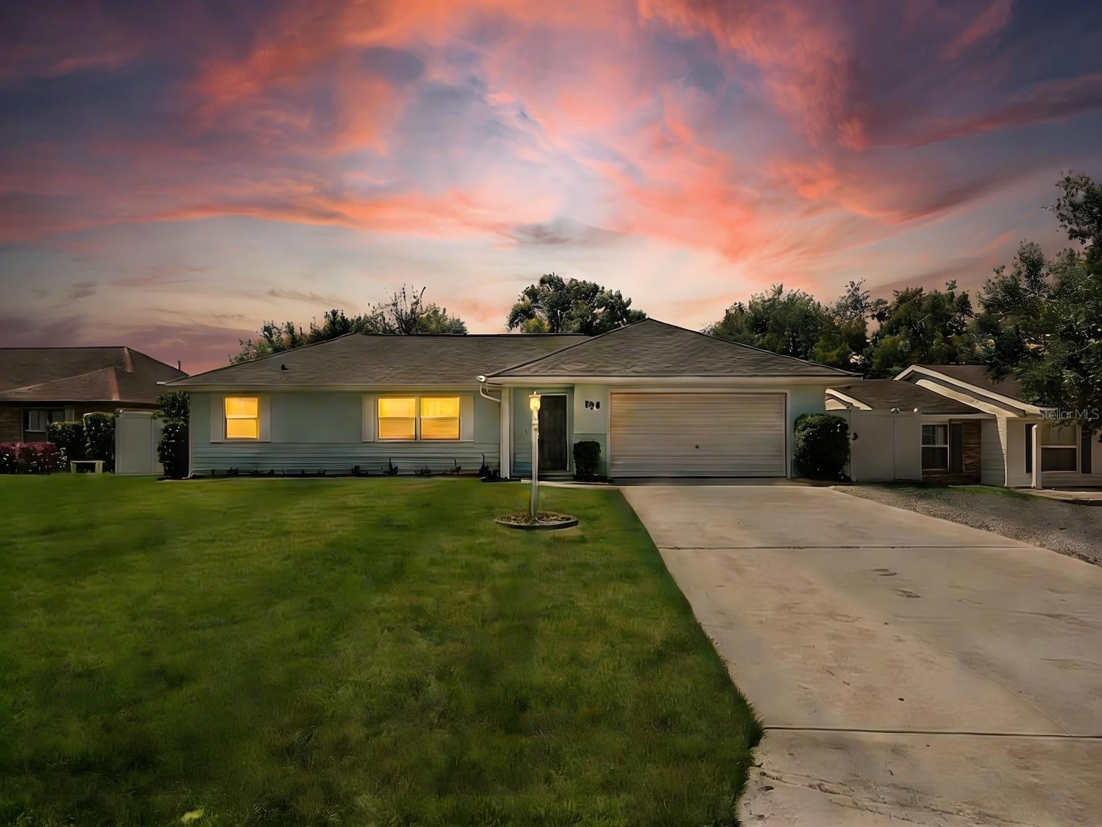 Single Family Residence in DELTONA, FL - Daniel Dourado