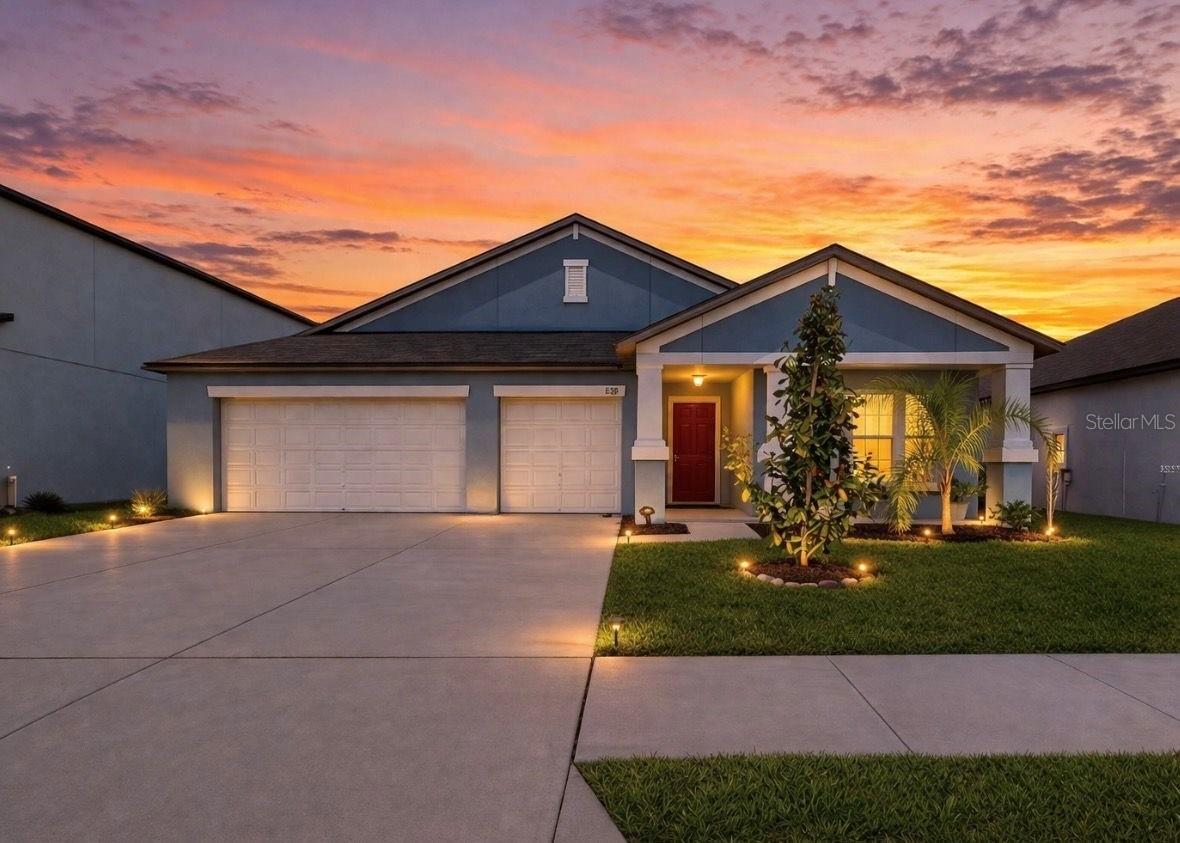 Single Family Residence in WIMAUMA, FL - Daniel Dourado