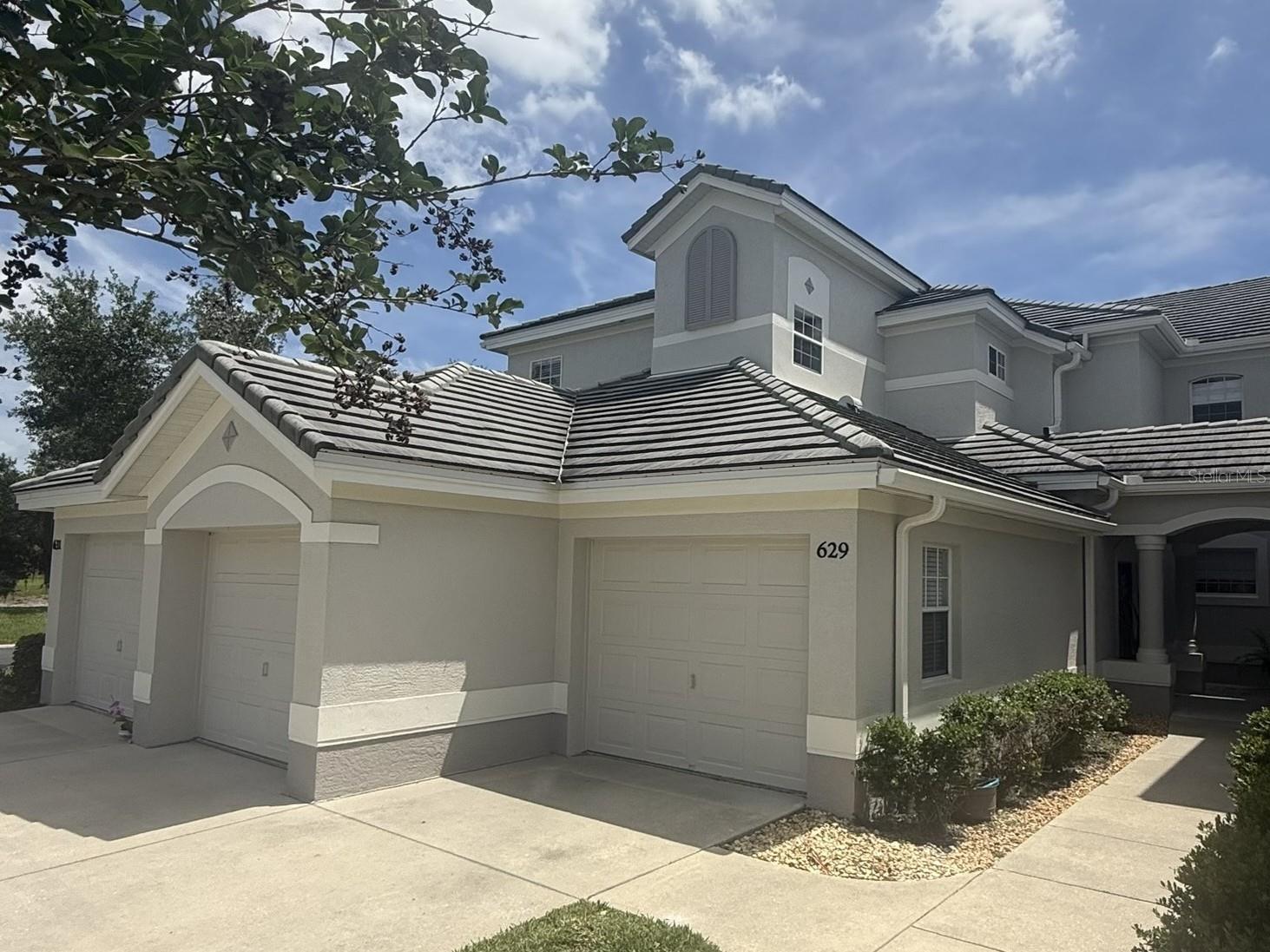 Condominium in LAKELAND, FL - Daniel Dourado