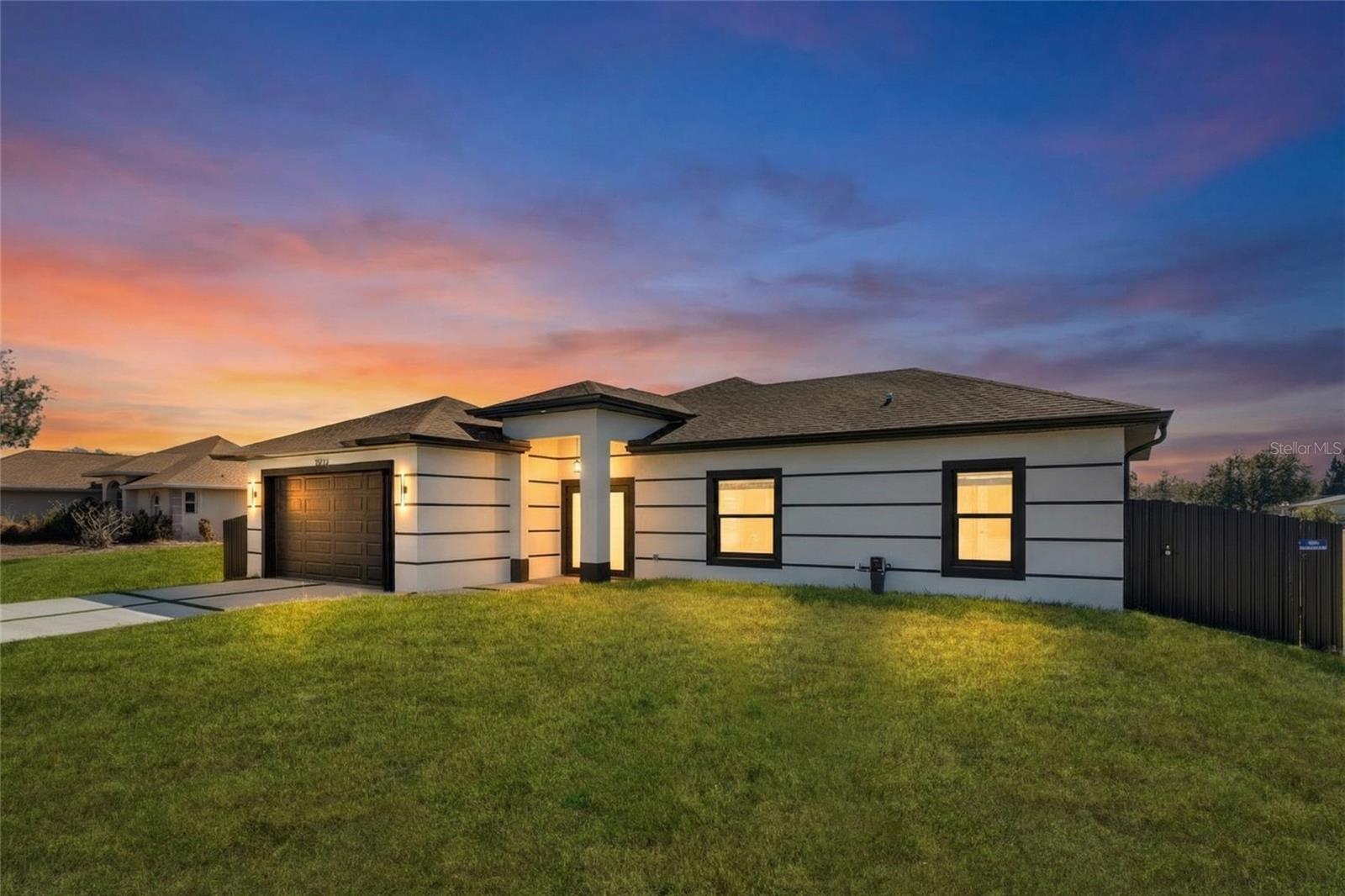 Single Family Residence in PUNTA GORDA, FL - Daniel Dourado