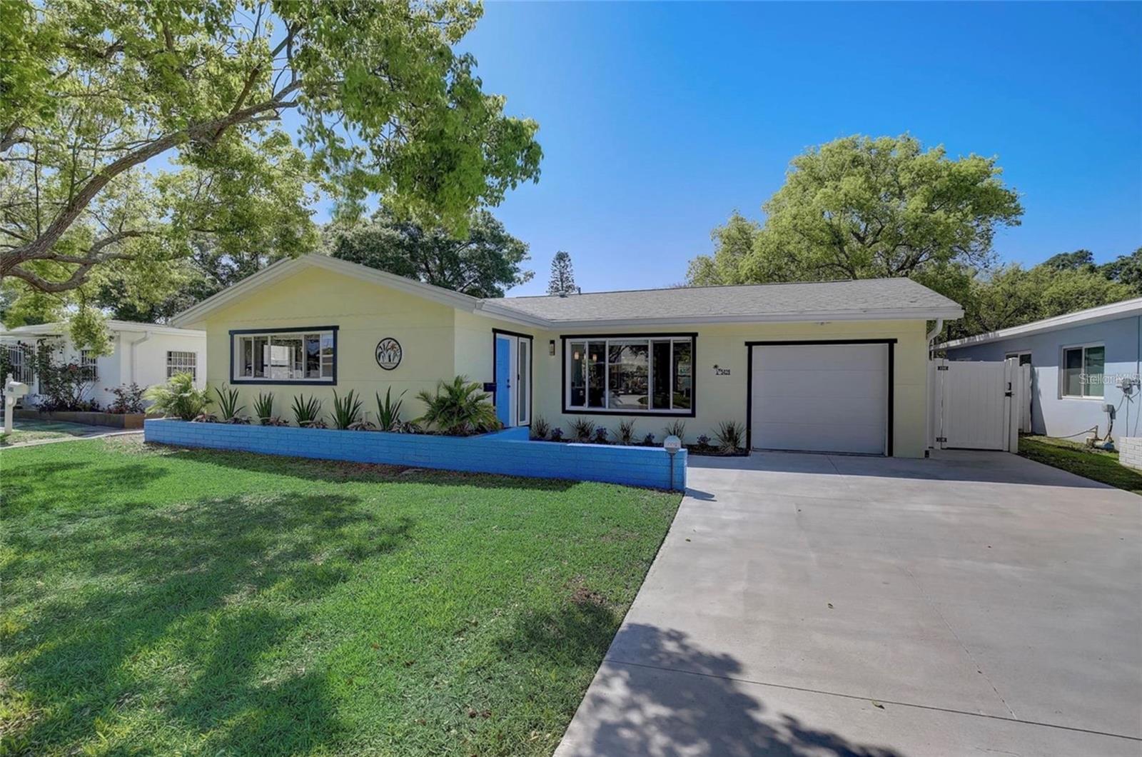 Single Family Residence em ST PETERSBURG, FL - Daniel Dourado