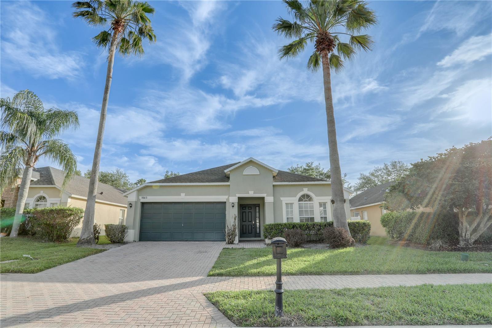 Single Family Residence in ORLANDO, FL - Daniel Dourado