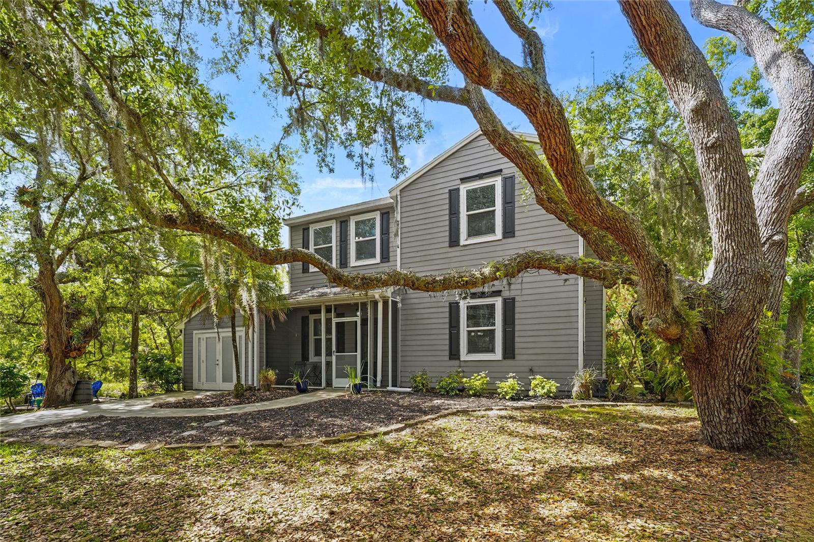 Single Family Residence in MYAKKA CITY, FL - Daniel Dourado