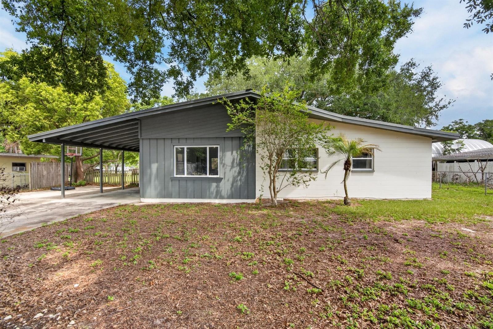Single Family Residence em WINTER HAVEN, FL - Daniel Dourado