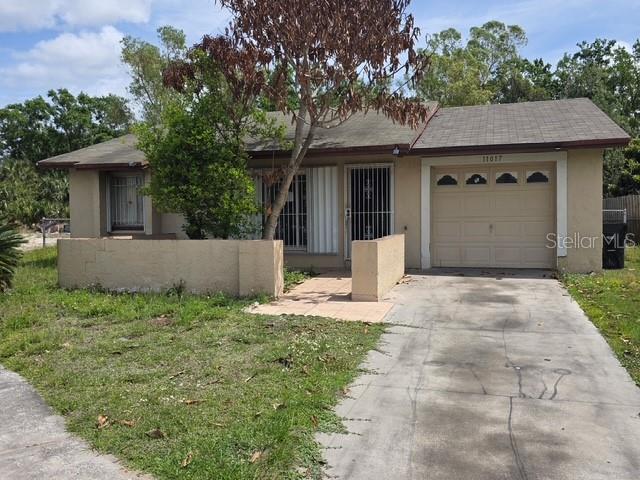 Single Family Residence in ORLANDO, FL - Daniel Dourado