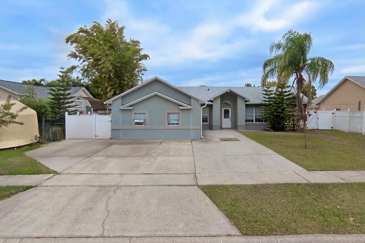 Single Family Residence in KISSIMMEE, FL - Daniel Dourado