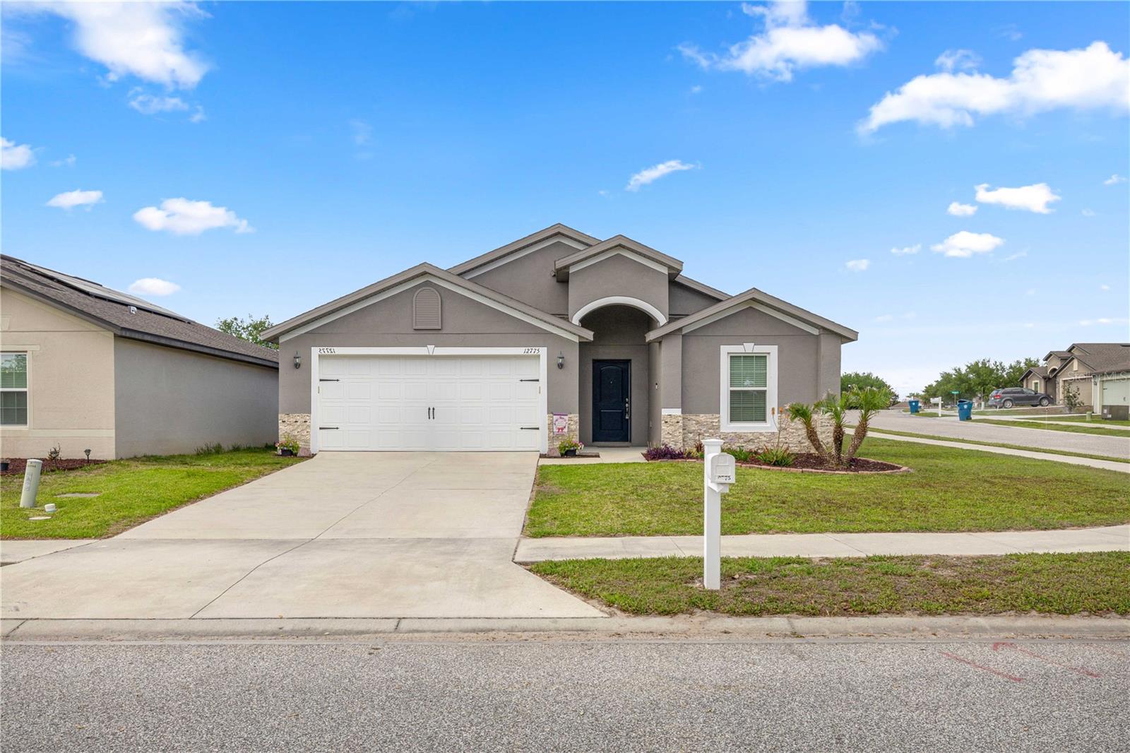 Single Family Residence em SPRING HILL, FL - Daniel Dourado