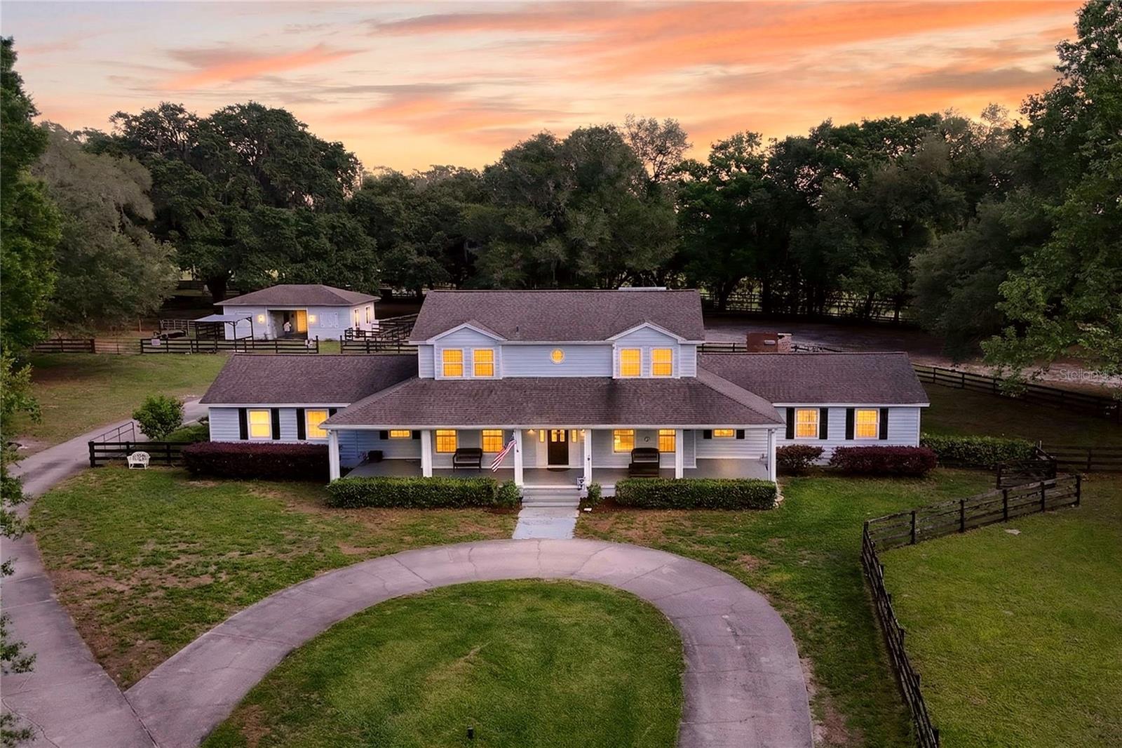 Single Family Residence em SORRENTO, FL - Daniel Dourado