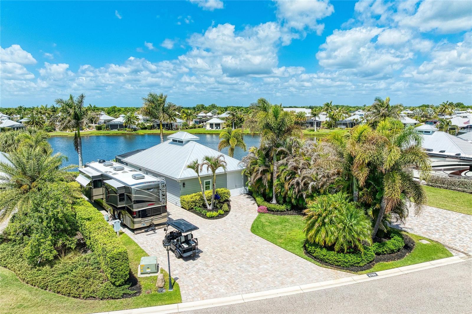 Single Family Residence in ARCADIA, FL - Daniel Dourado