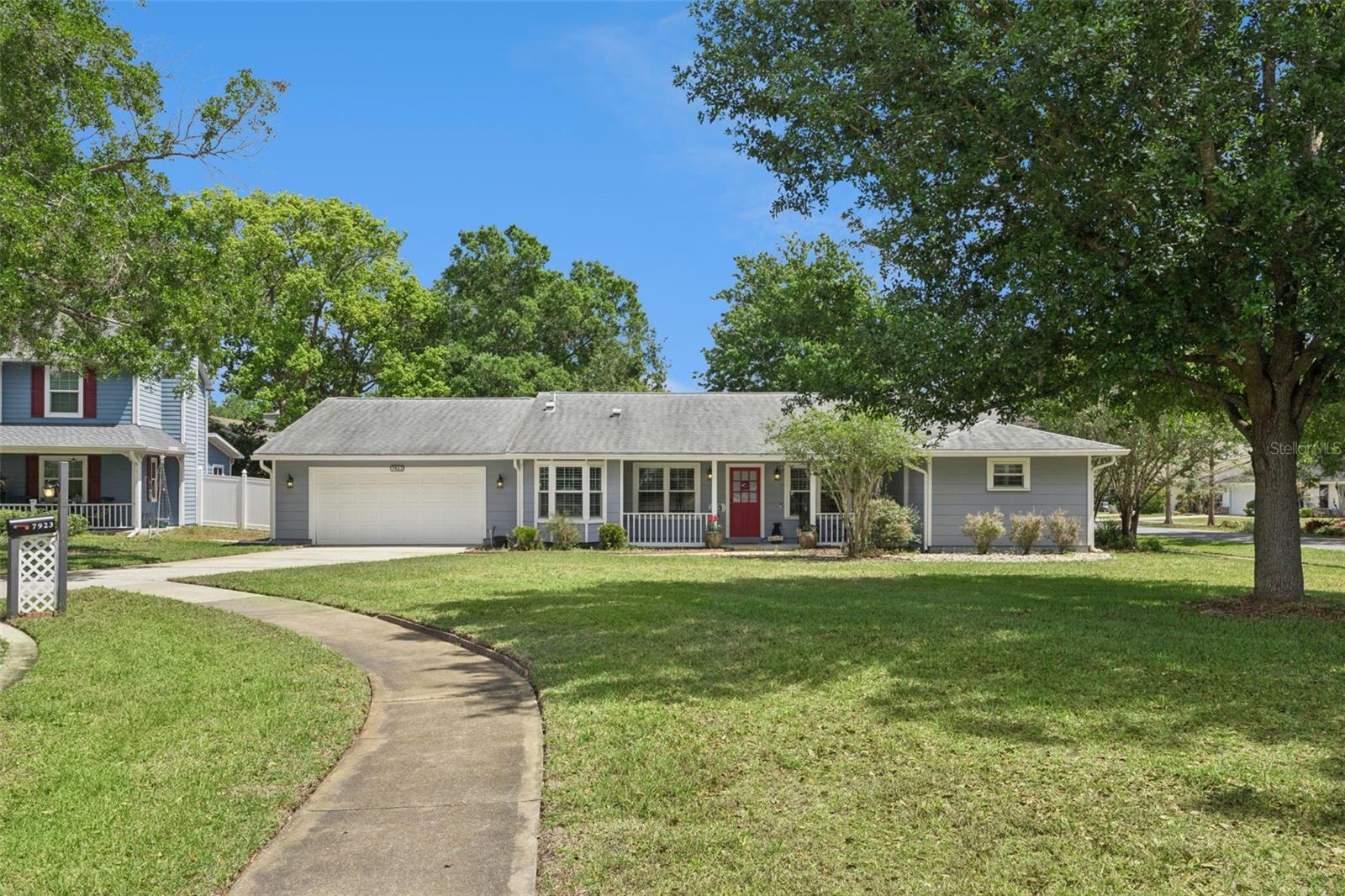 Single Family Residence in ORLANDO, FL - Daniel Dourado