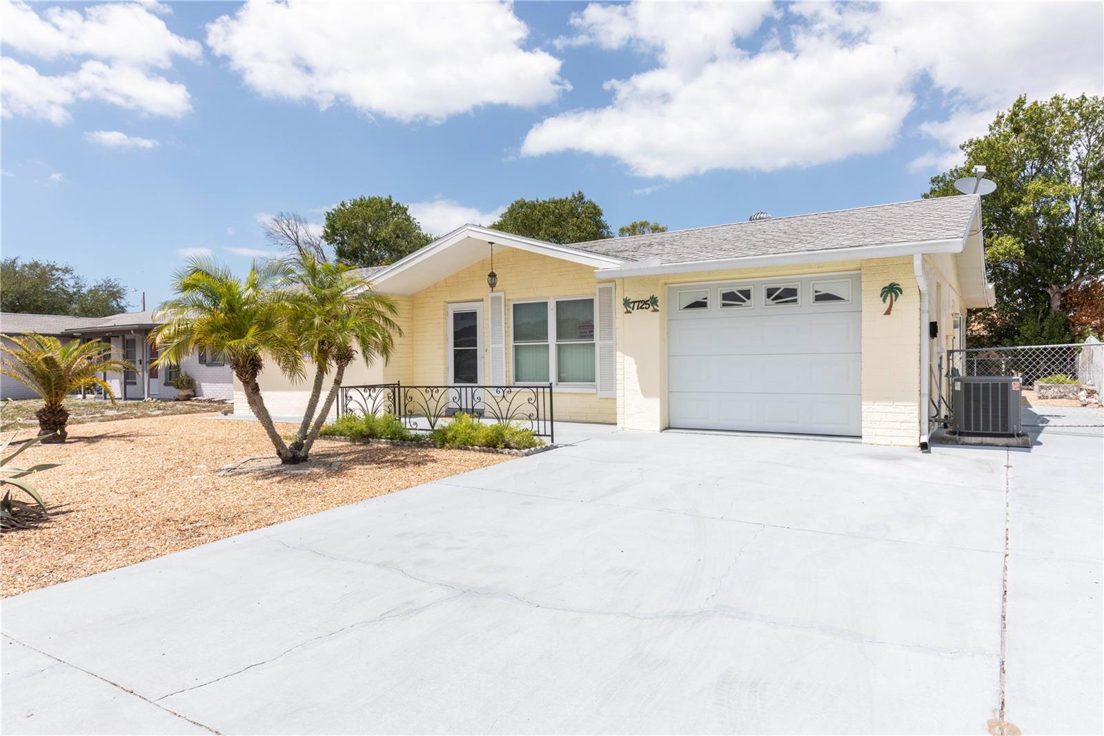 Single Family Residence em PORT RICHEY, FL - Daniel Dourado