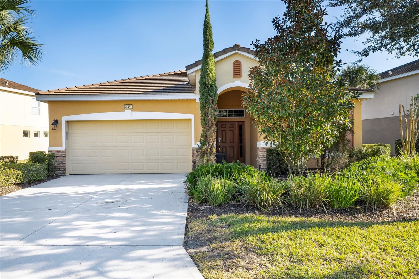Single Family Residence in DAVENPORT, FL - Daniel Dourado