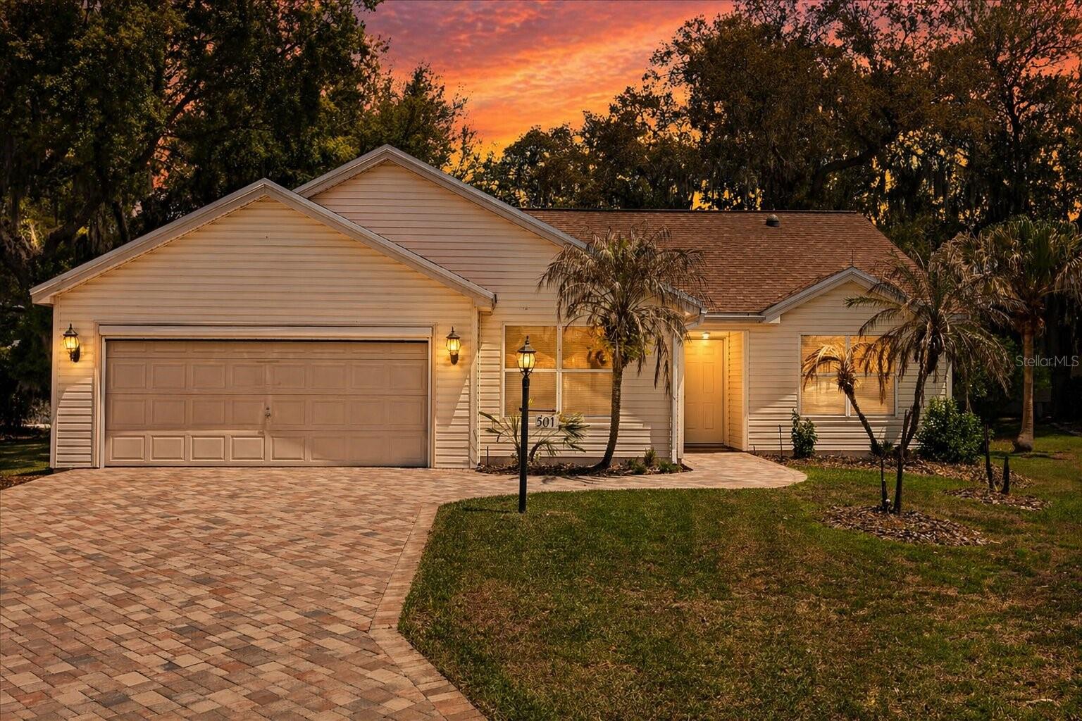 Single Family Residence in THE VILLAGES, FL - Daniel Dourado