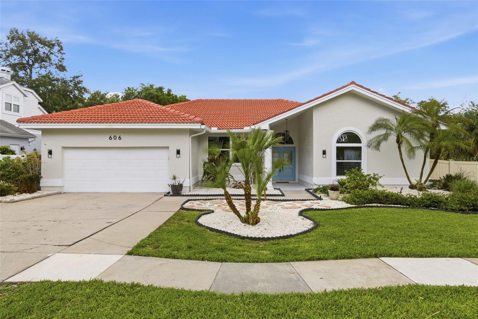 Single Family Residence in PALM HARBOR, FL - Daniel Dourado
