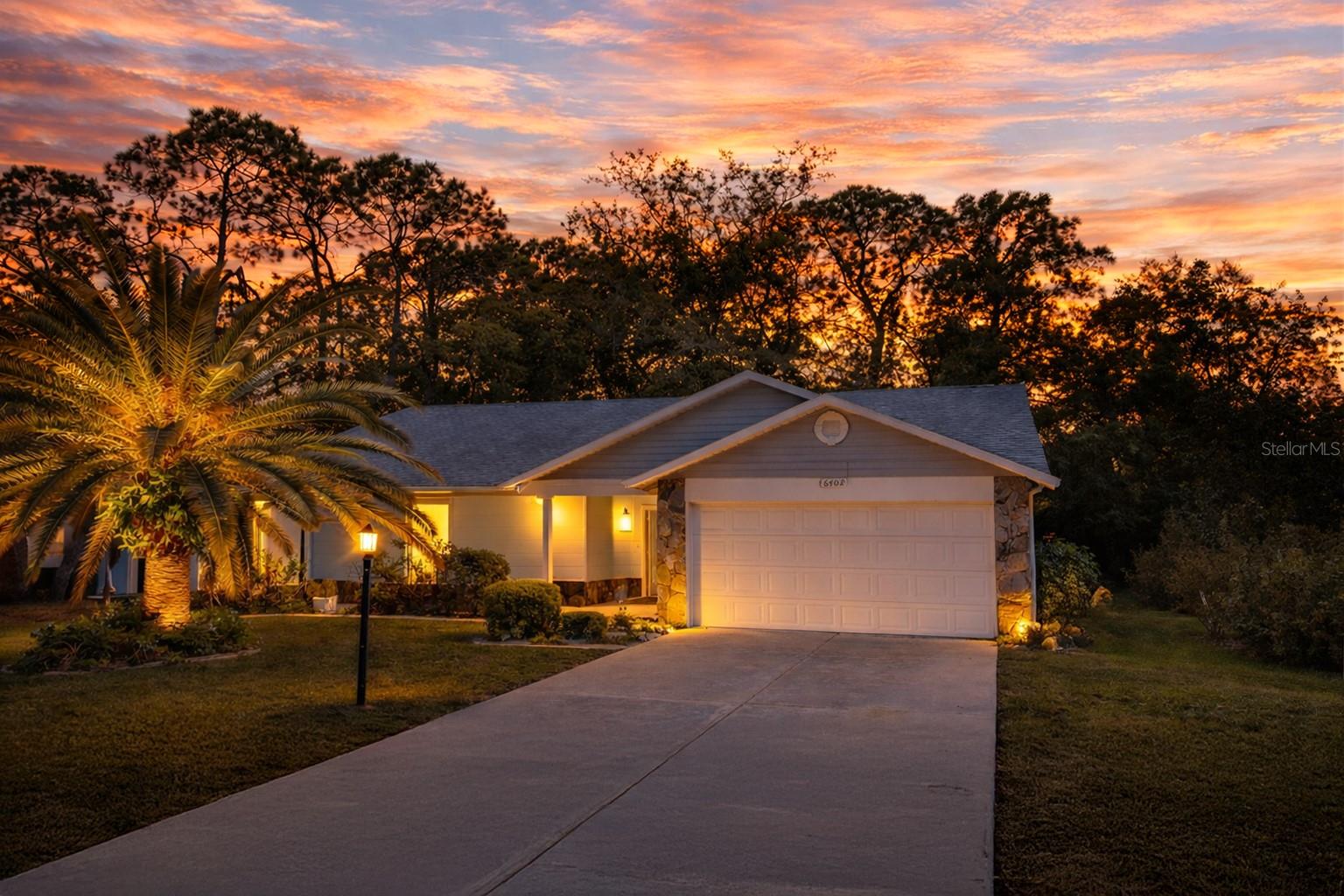 Single Family Residence em SPRING HILL, FL - Daniel Dourado