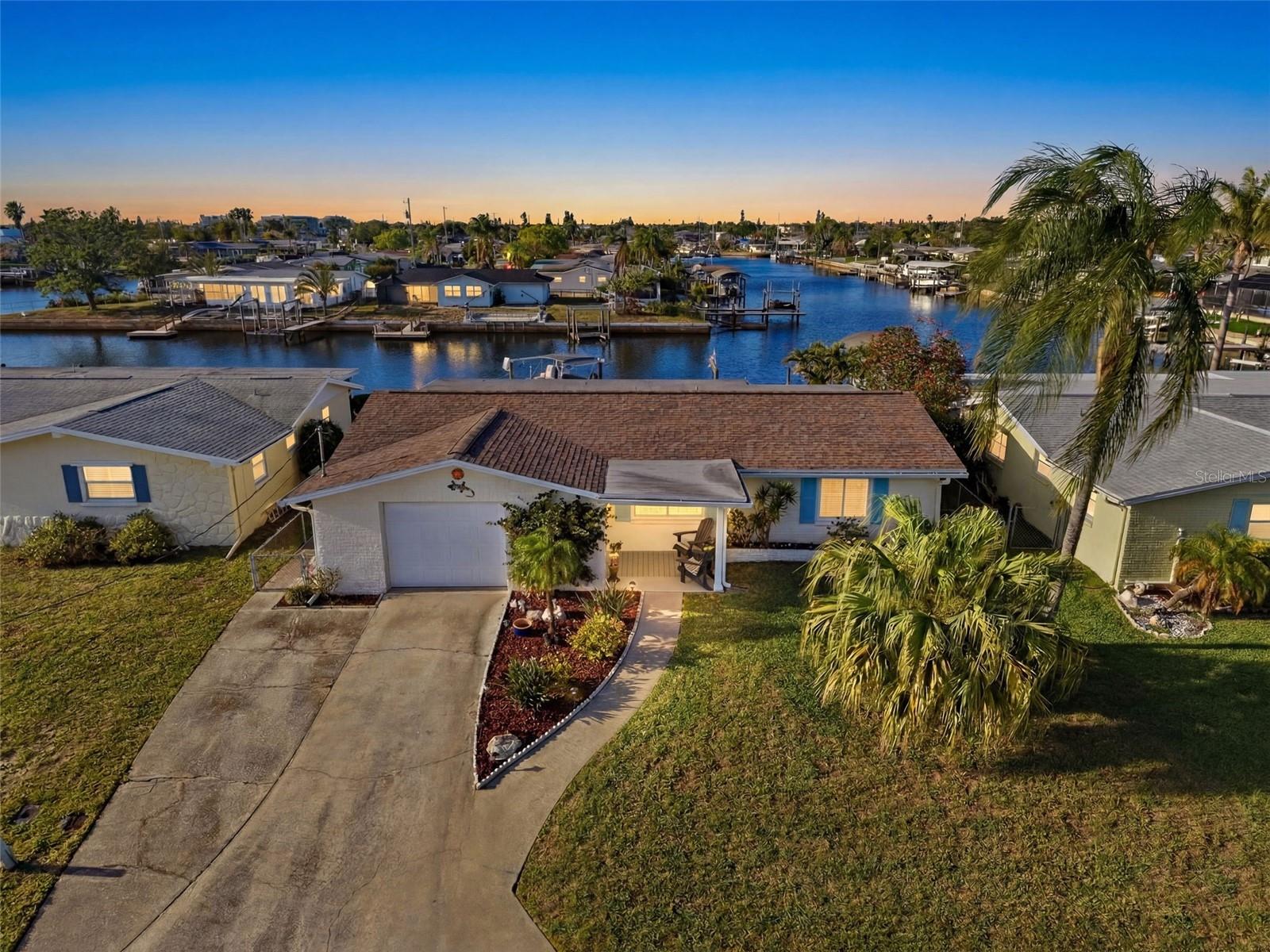 Single Family Residence in HUDSON, FL - Daniel Dourado