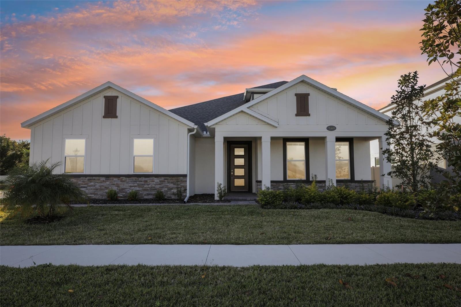 Single Family Residence em OVIEDO, FL - Daniel Dourado