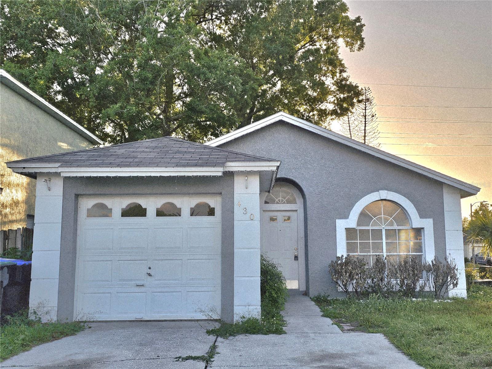 Single Family Residence in ORLANDO, FL - Daniel Dourado
