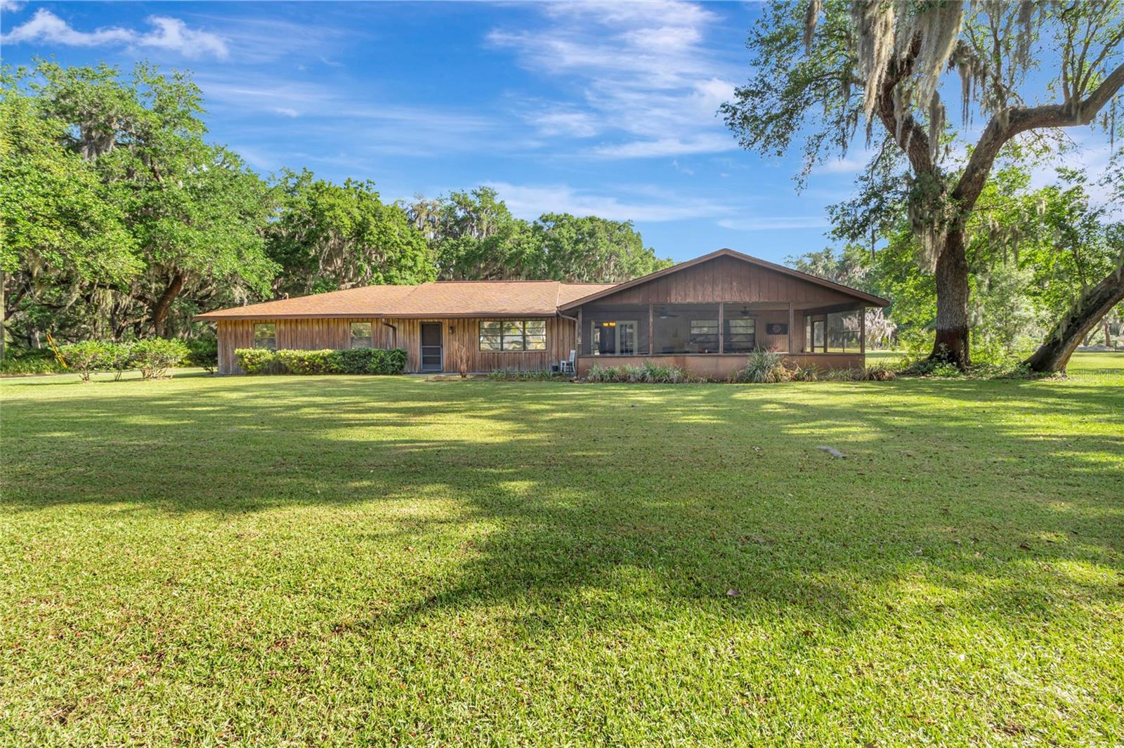 Single Family Residence em GROVELAND, FL - Daniel Dourado