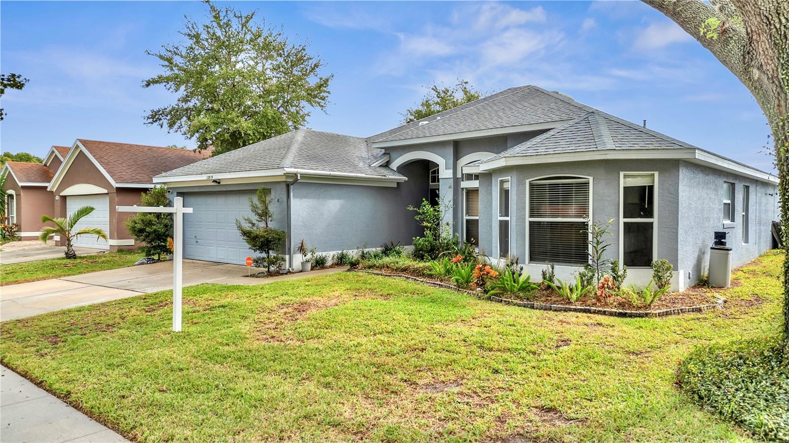 Single Family Residence in ORLANDO, FL - Daniel Dourado