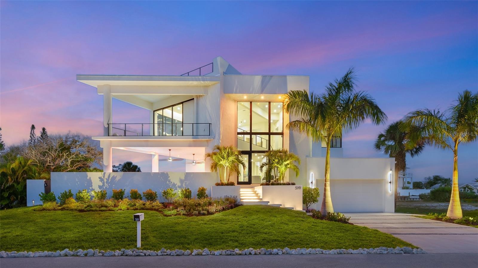 Single Family Residence in LONGBOAT KEY, FL - Daniel Dourado