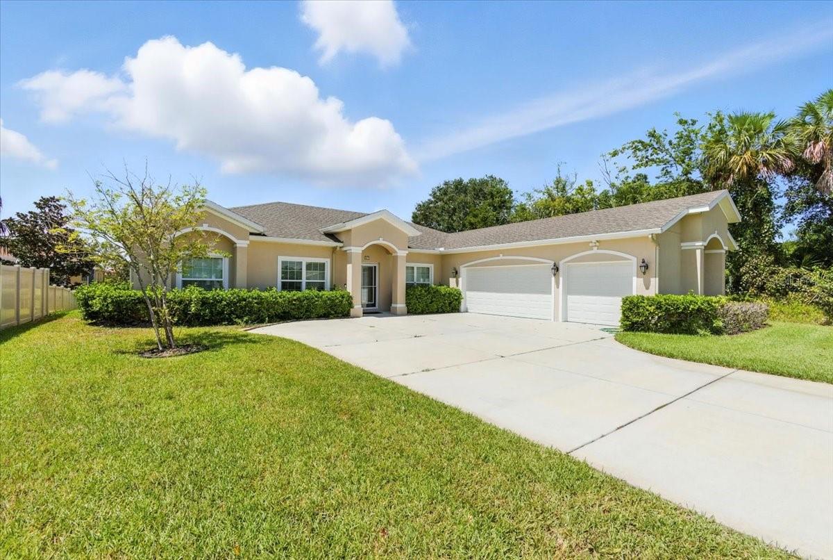 Single Family Residence in PALM COAST, FL - Daniel Dourado
