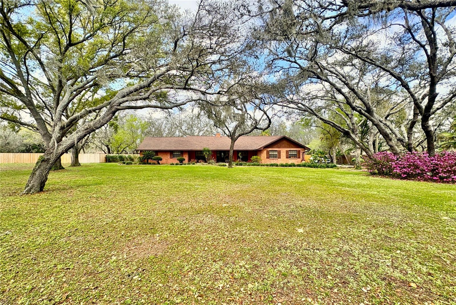 Single Family Residence in RIVERVIEW, FL - Daniel Dourado