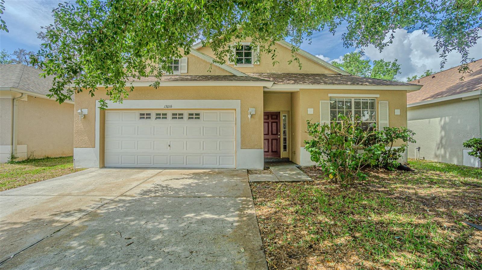 Single Family Residence in TEMPLE TERRACE, FL - Daniel Dourado