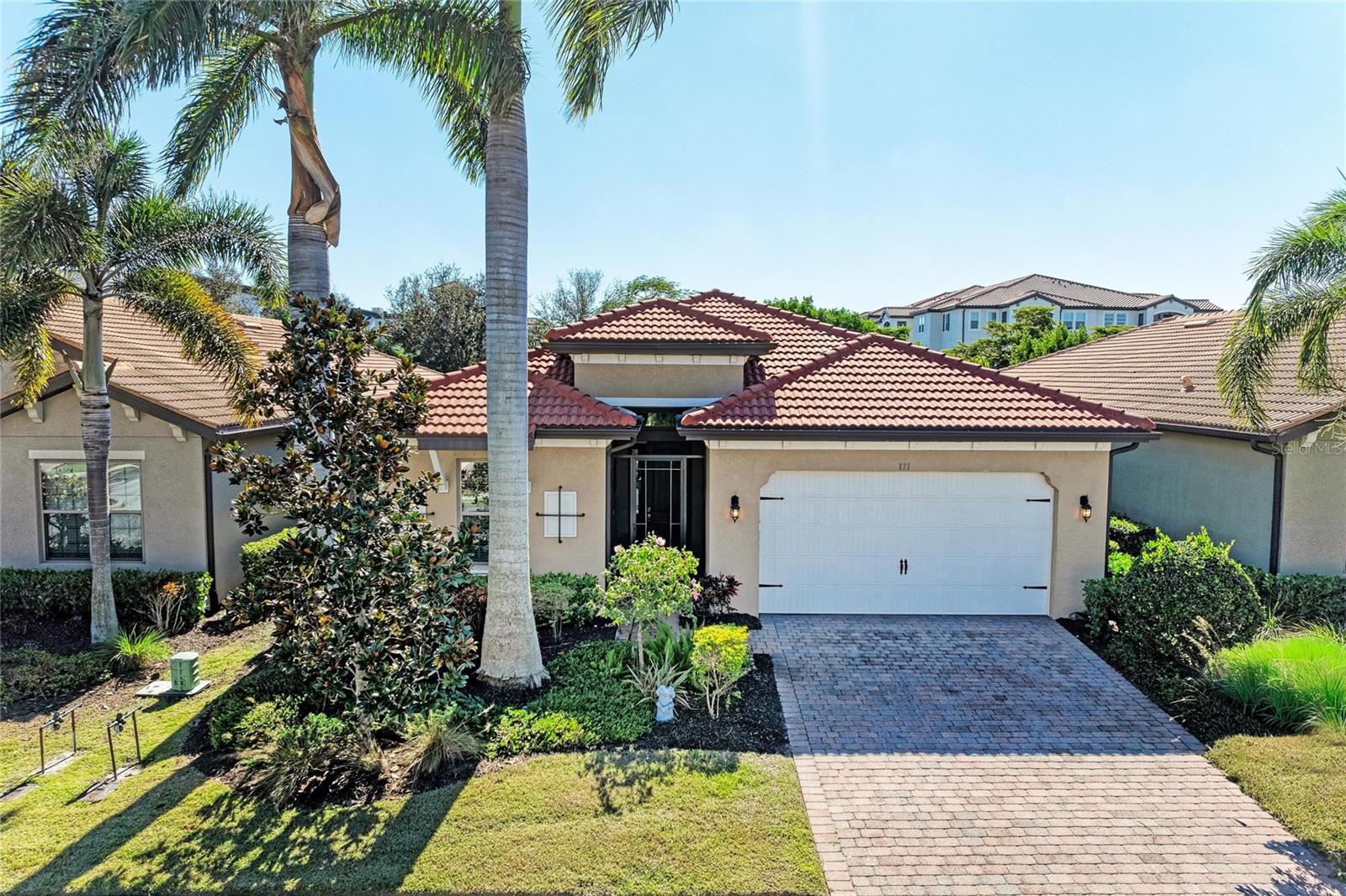 Single Family Residence in NOKOMIS, FL - Daniel Dourado