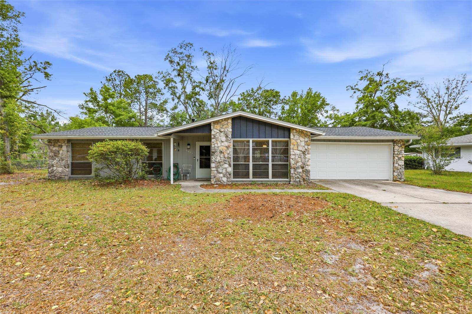 Single Family Residence in GAINESVILLE, FL - Daniel Dourado
