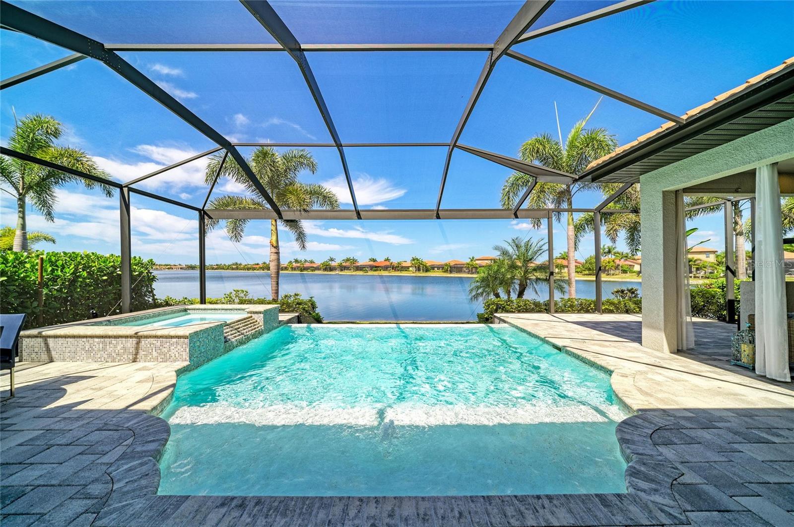 Single Family Residence in NOKOMIS, FL - Daniel Dourado