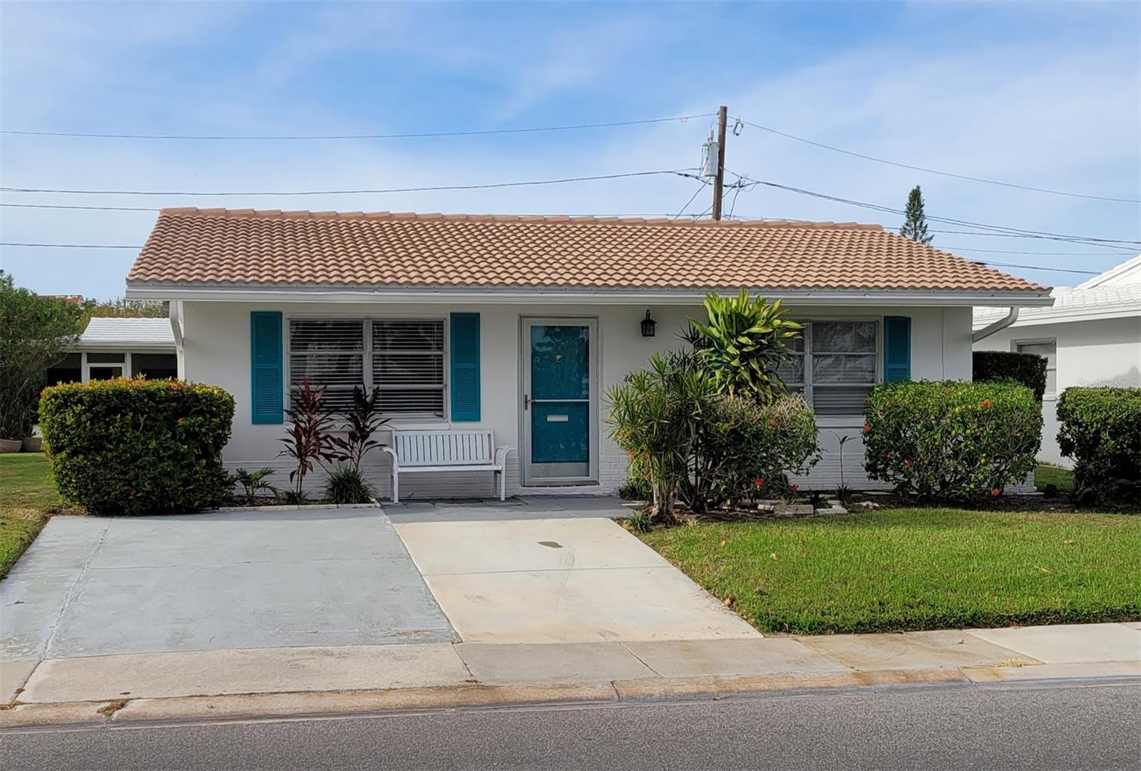 Single Family Residence em PINELLAS PARK, FL - Daniel Dourado