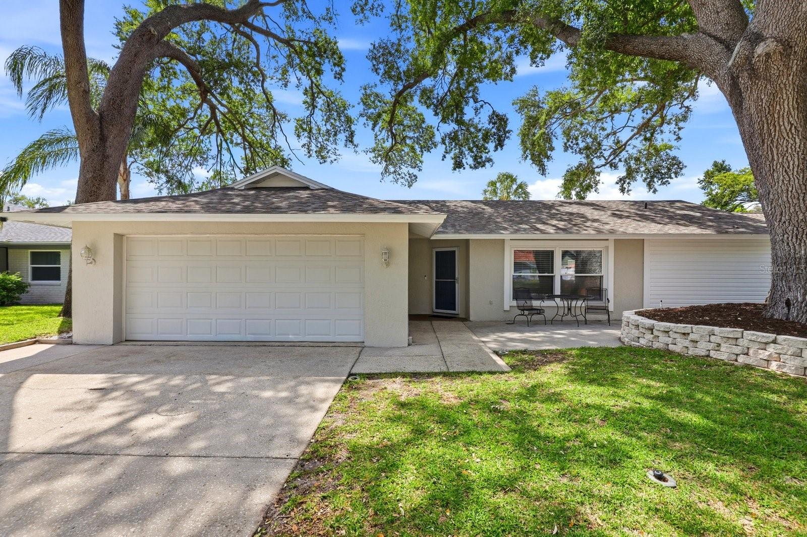 Single Family Residence in PALM HARBOR, FL - Daniel Dourado