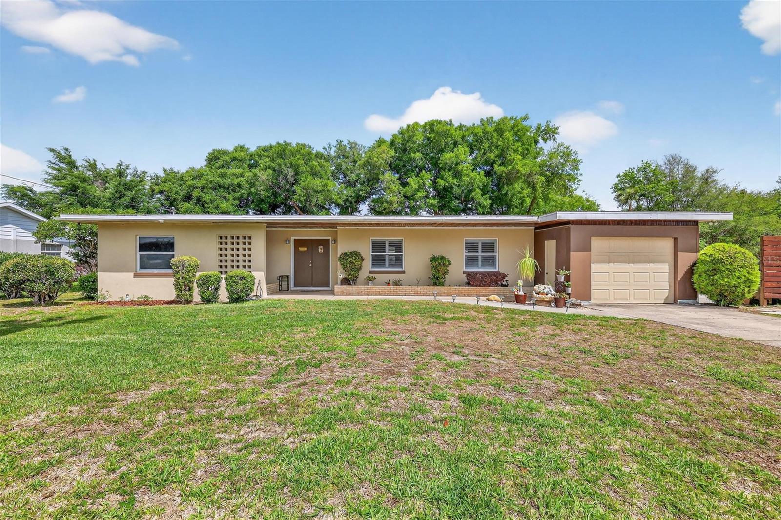 Single Family Residence em UMATILLA, FL - Daniel Dourado