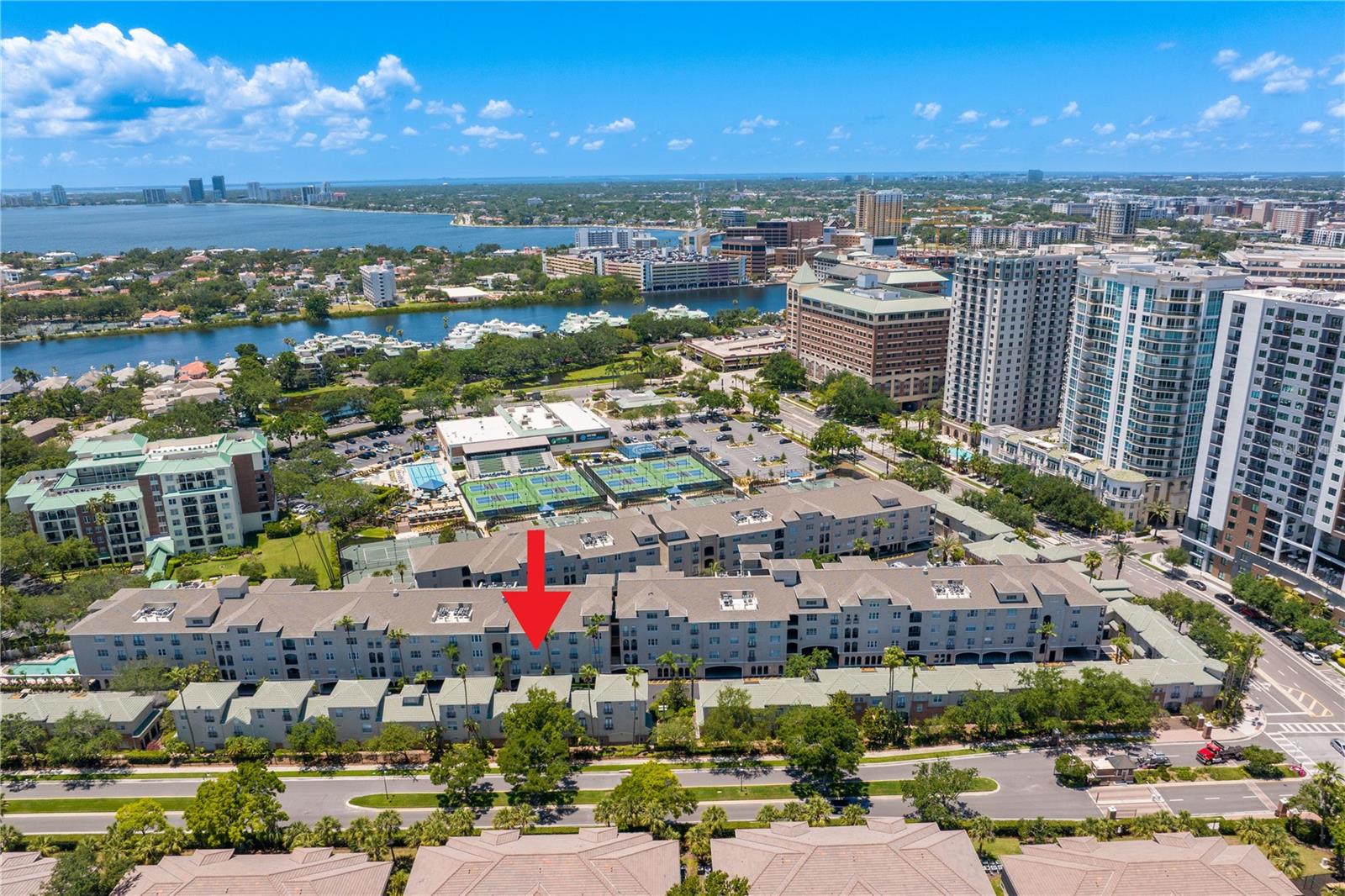 Condominium in TAMPA, FL - Daniel Dourado