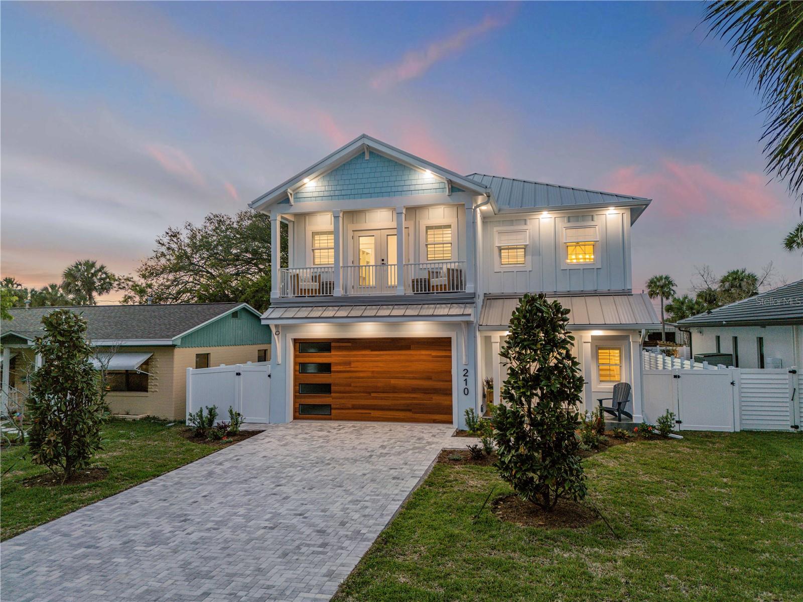 Single Family Residence in NEW SMYRNA BEACH, FL - Daniel Dourado