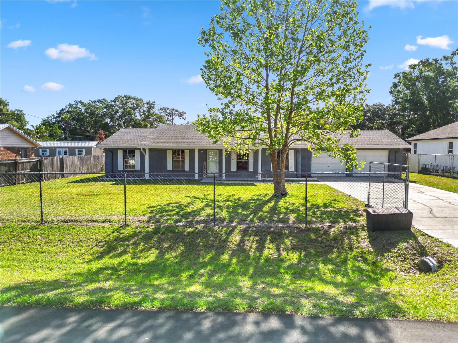 Single Family Residence in LAKELAND, FL - Daniel Dourado