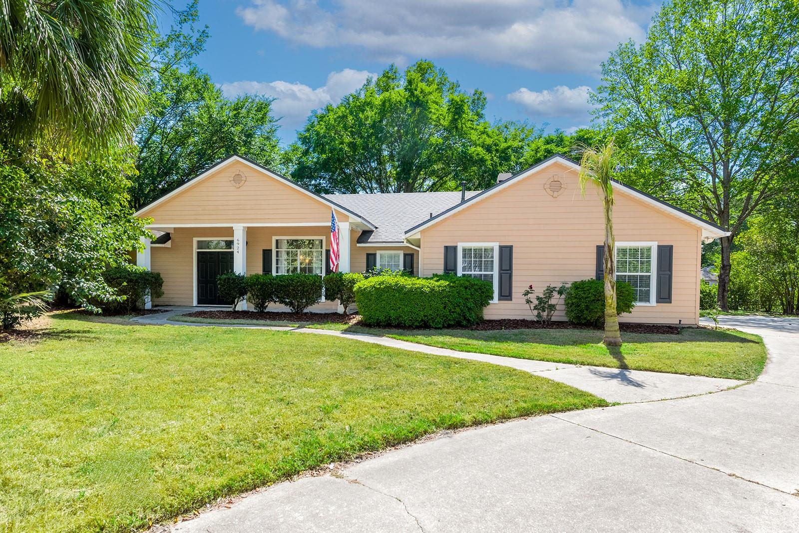 Single Family Residence in GAINESVILLE, FL - Daniel Dourado