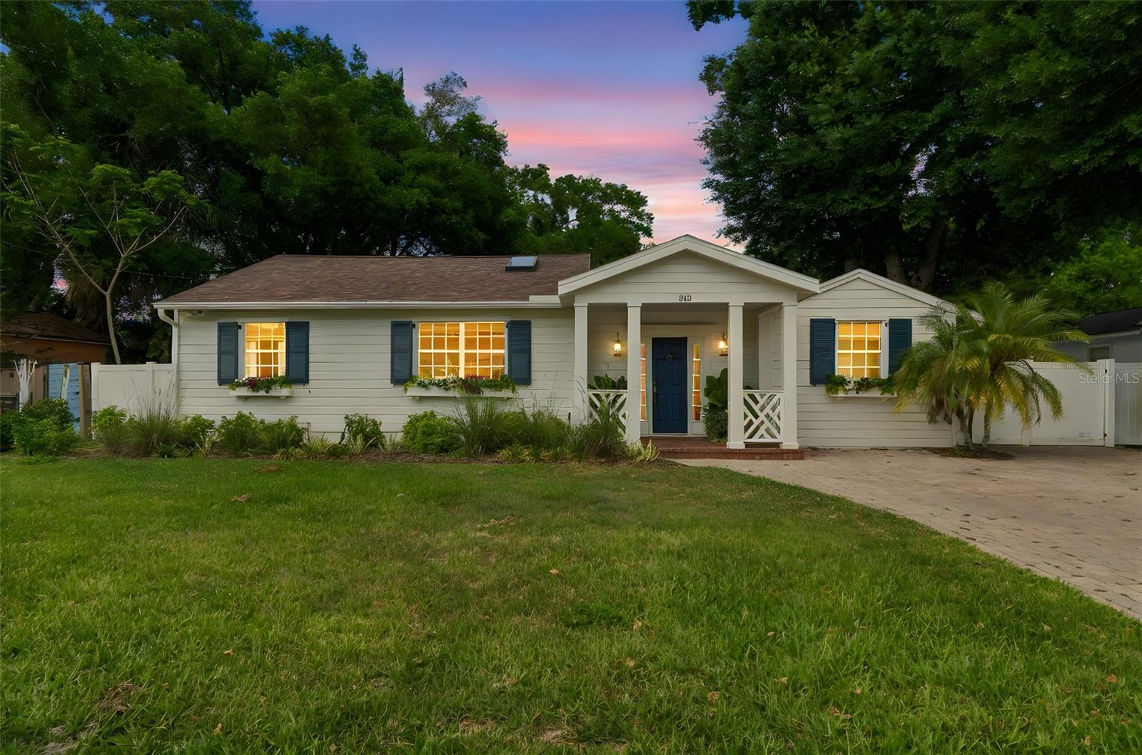 Single Family Residence in TAMPA, FL - Daniel Dourado