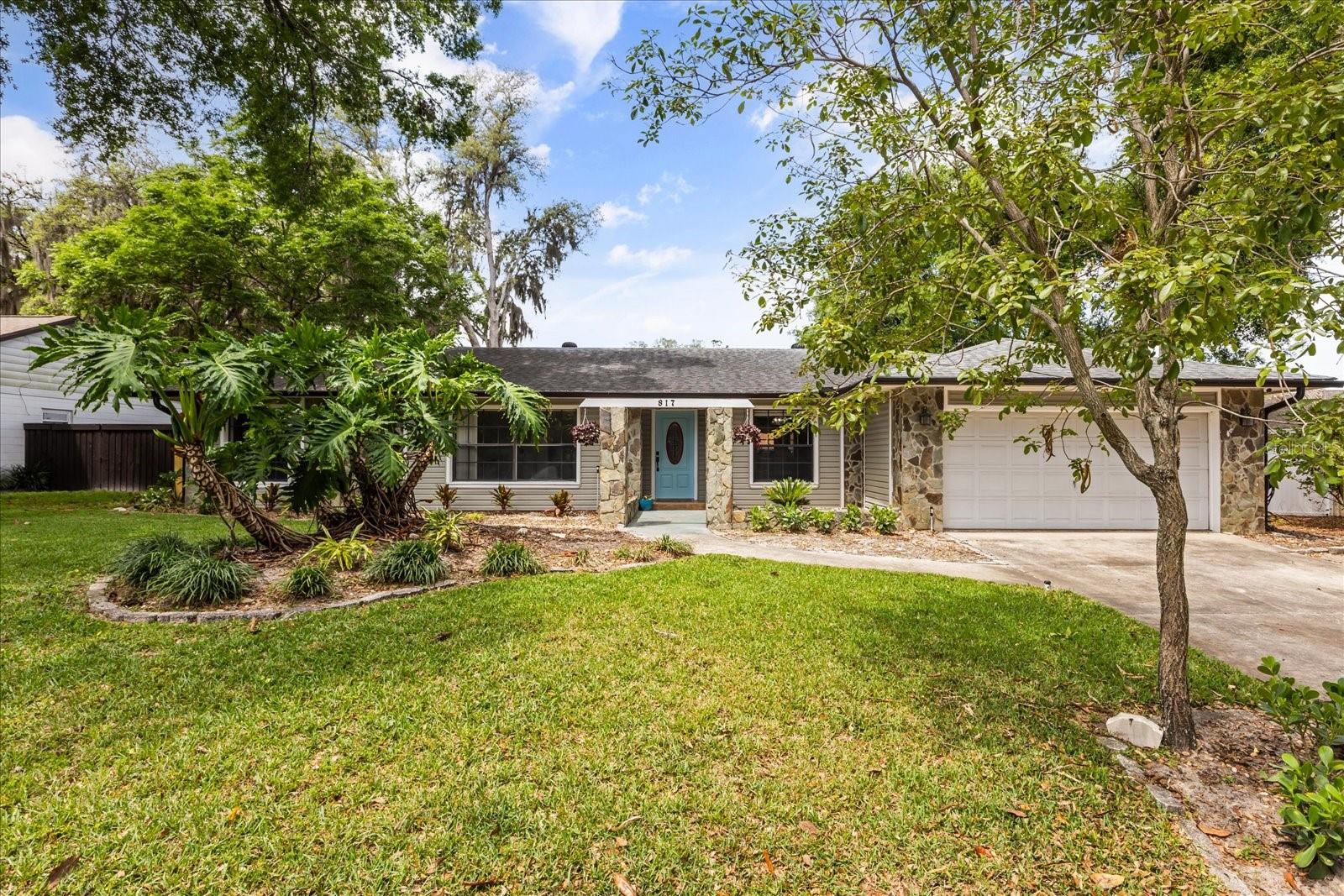Single Family Residence in OCOEE, FL - Daniel Dourado
