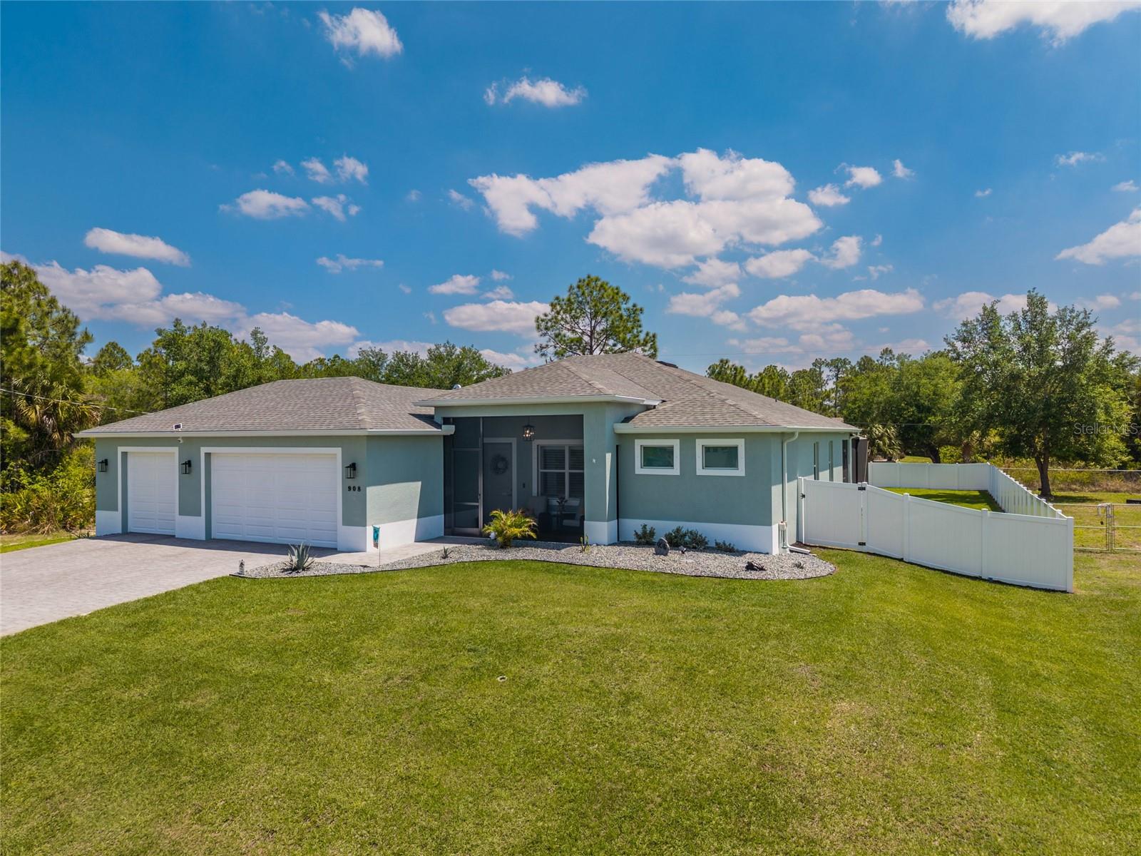 Single Family Residence in LEHIGH ACRES, FL - Daniel Dourado