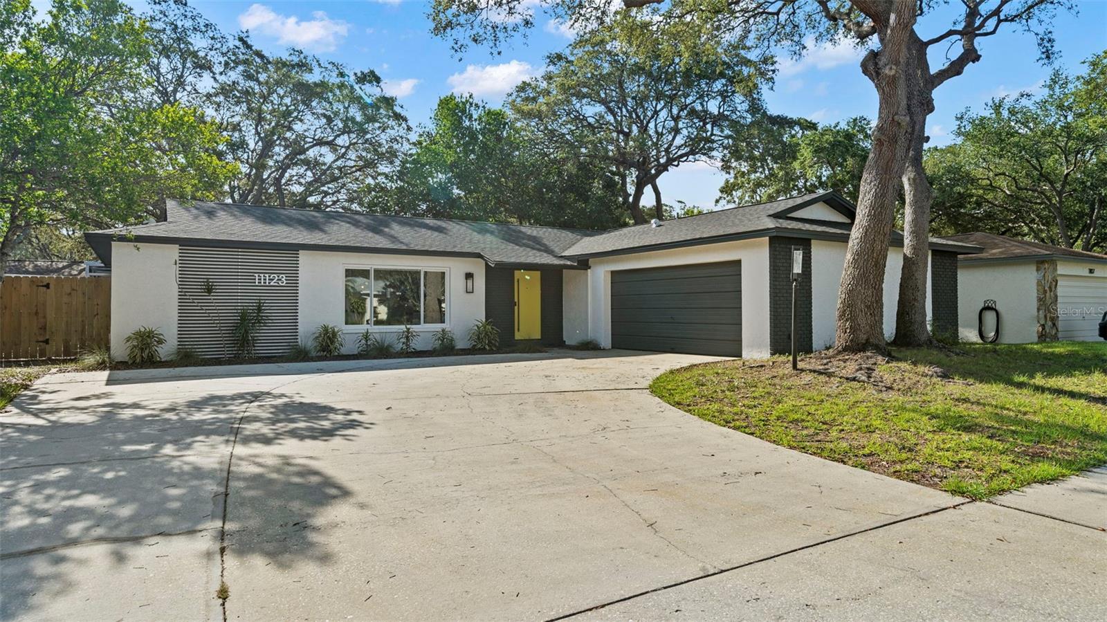 Single Family Residence em SEMINOLE, FL - Daniel Dourado