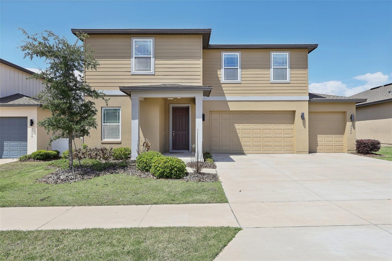 Single Family Residence in MINNEOLA, FL - Daniel Dourado
