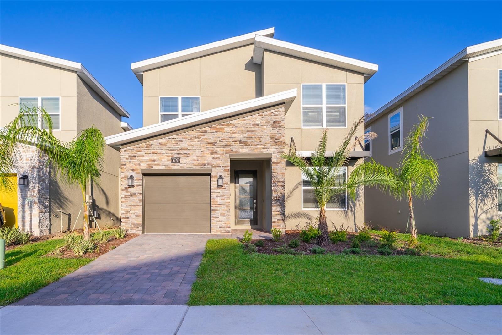 Single Family Residence in DAVENPORT, FL - Daniel Dourado