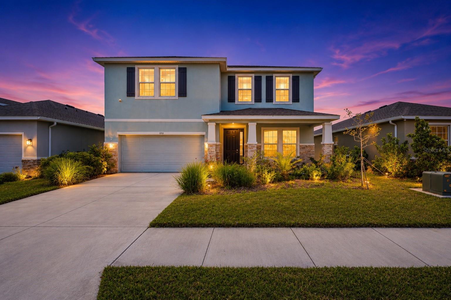 Single Family Residence in SARASOTA, FL - Daniel Dourado