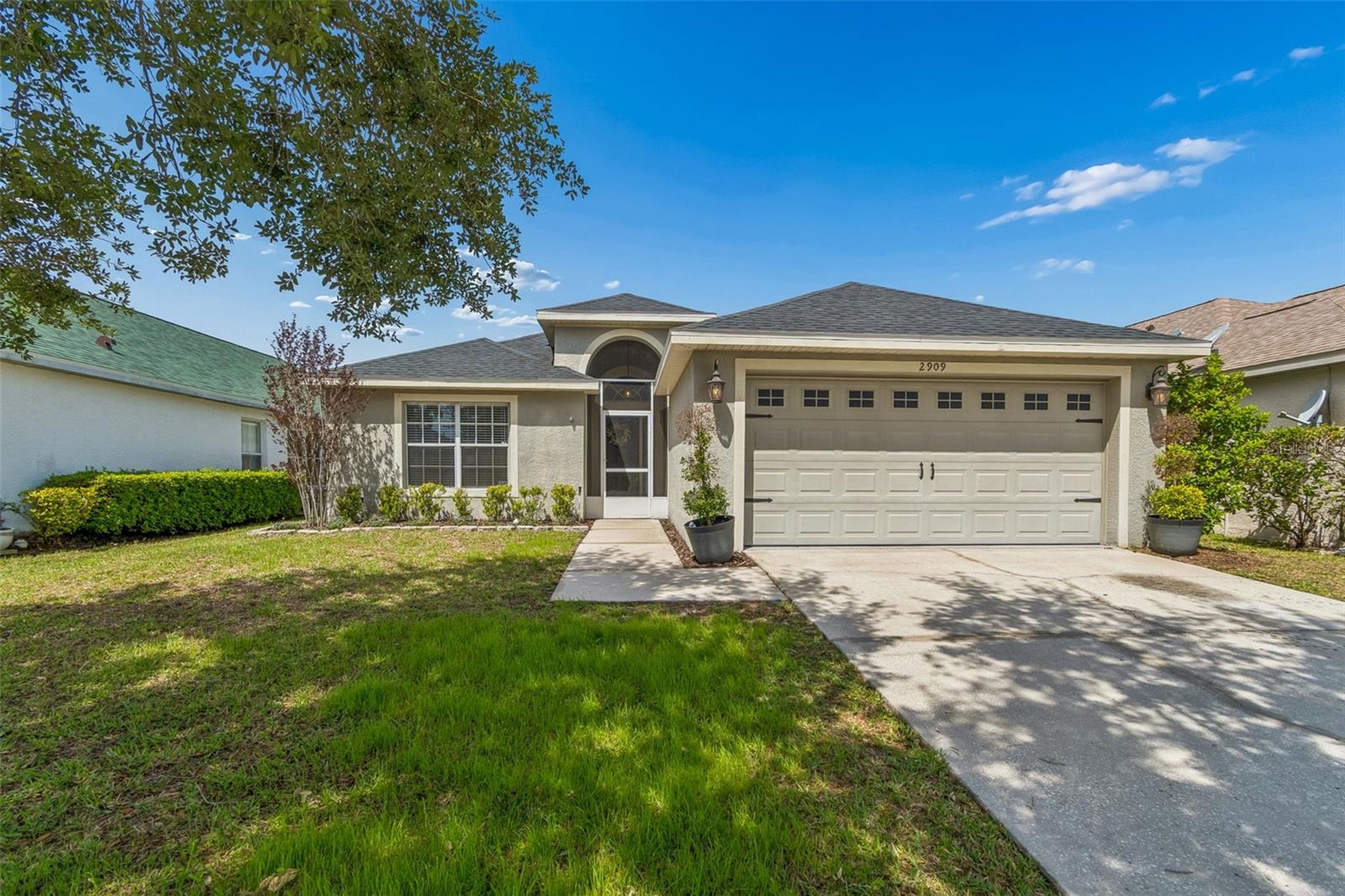 Single Family Residence em LAND O LAKES, FL - Daniel Dourado