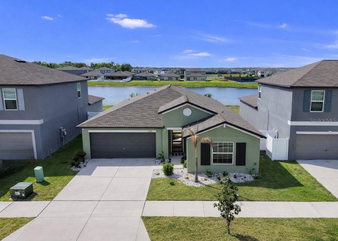 Single Family Residence in RIVERVIEW, FL - Daniel Dourado