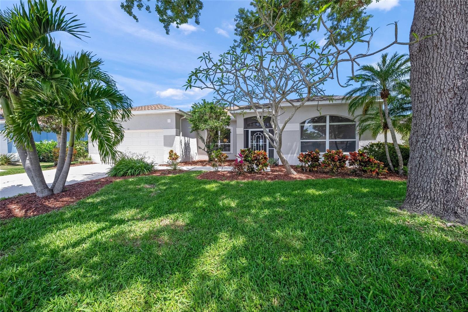 Single Family Residence in BRADENTON, FL - Daniel Dourado