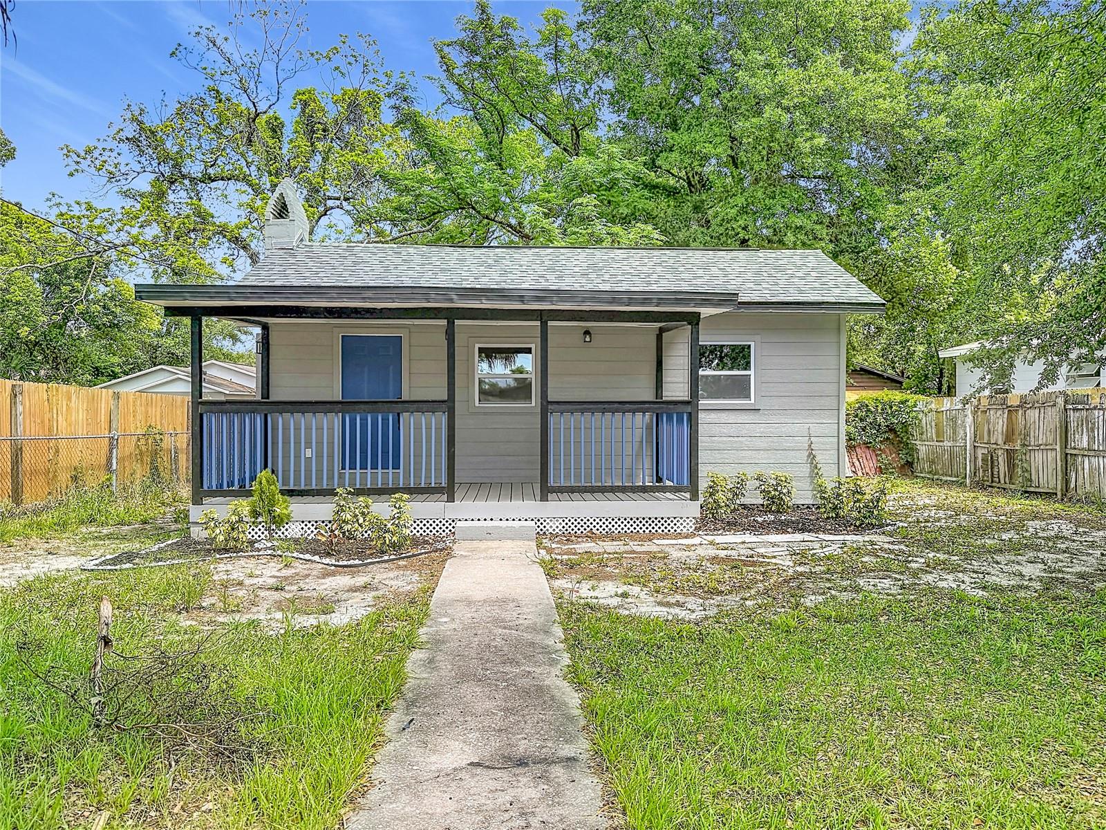 Single Family Residence in TAMPA, FL - Daniel Dourado