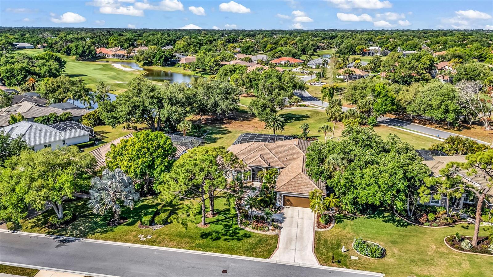 Single Family Residence in NOKOMIS, FL - Daniel Dourado